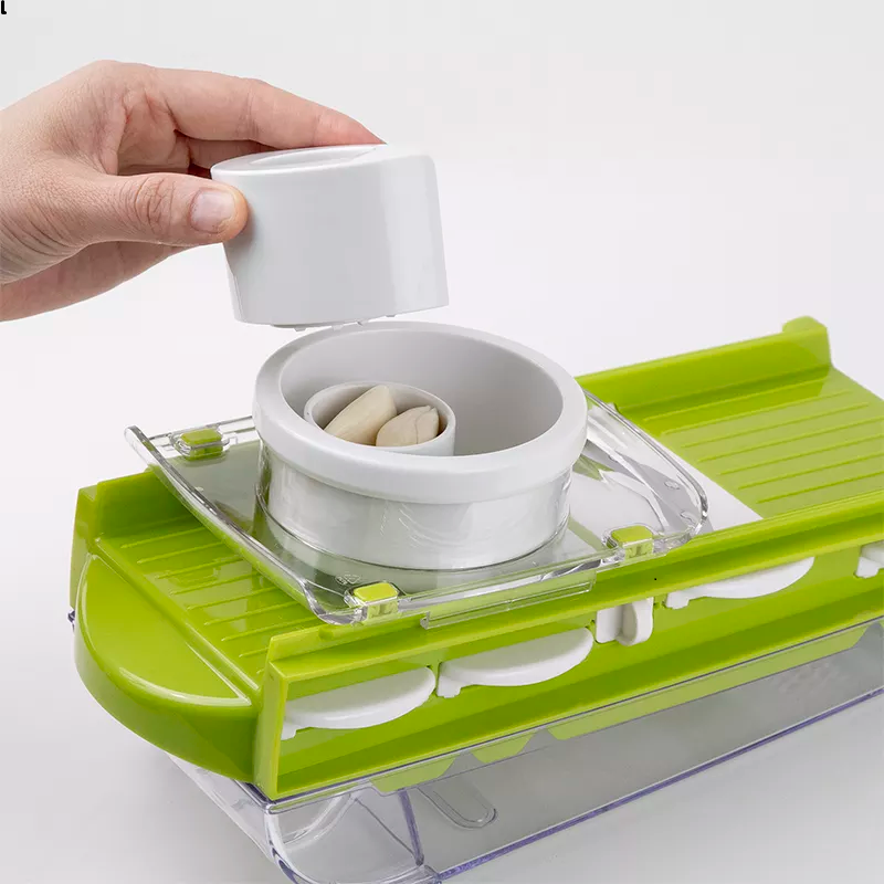 Multifunctional and Adjustable Mandolin Slicer 