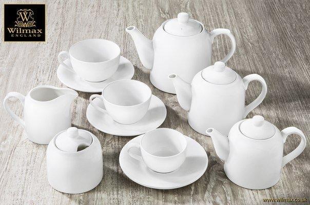 Set of 6 Fine Porcelain 8 Oz. Tea Cups & Saucers 